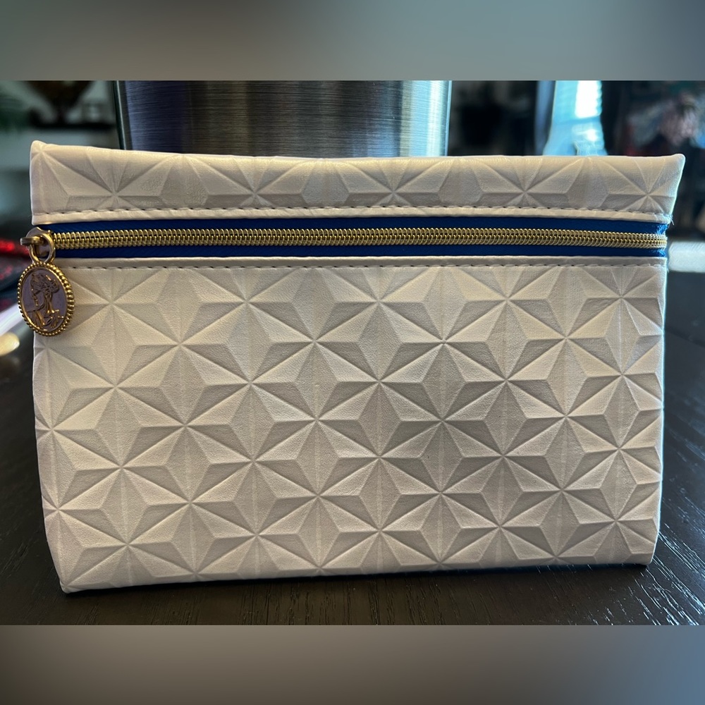 Ipsy Glambag in White with Blue & Gold Accents, NEW Never Used